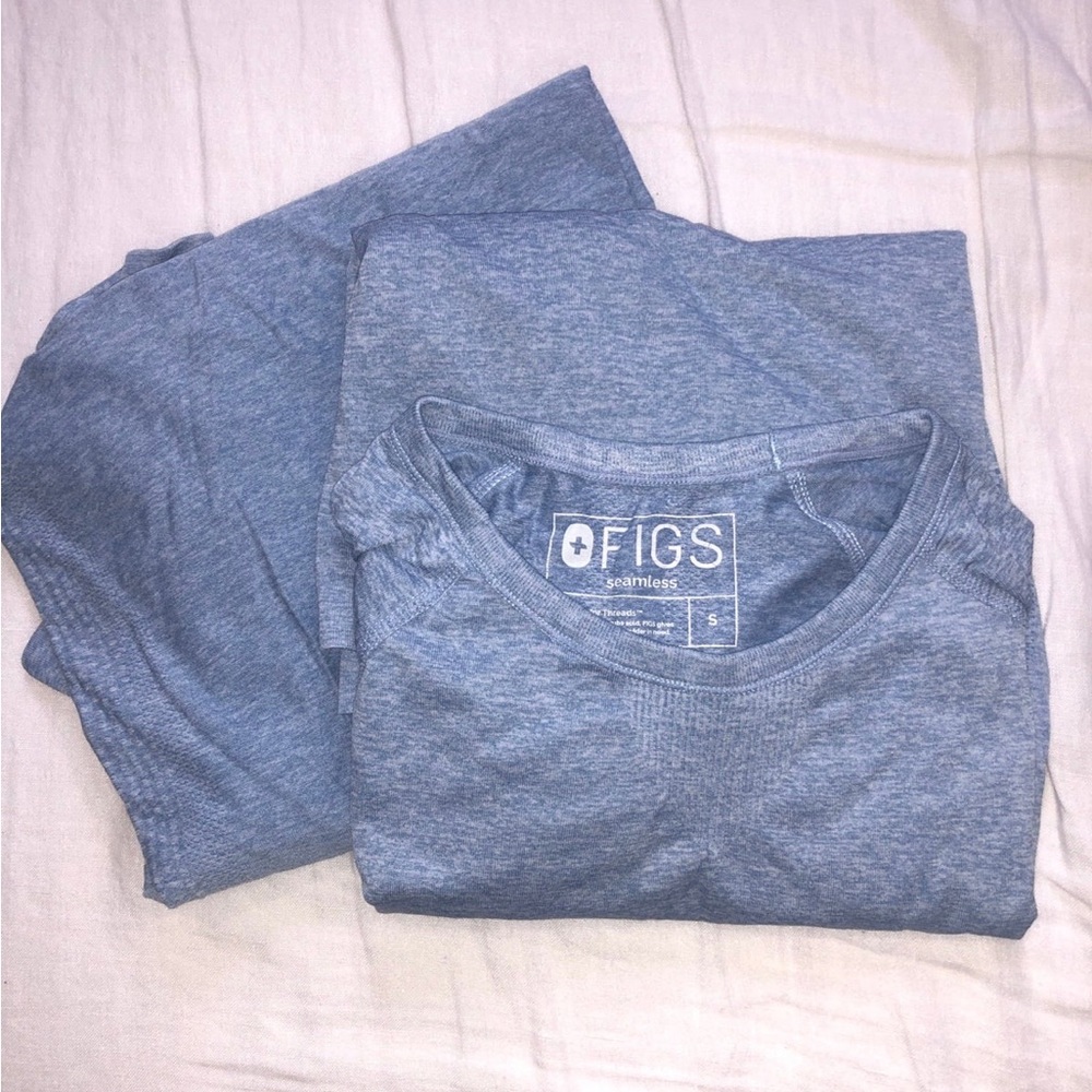 Pair of figs seamless long sleeve underscrubs